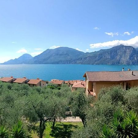 Appartamenti Casa Nina, Lago,Montagne, Uliveti Brenzone sul Garda Exterior foto