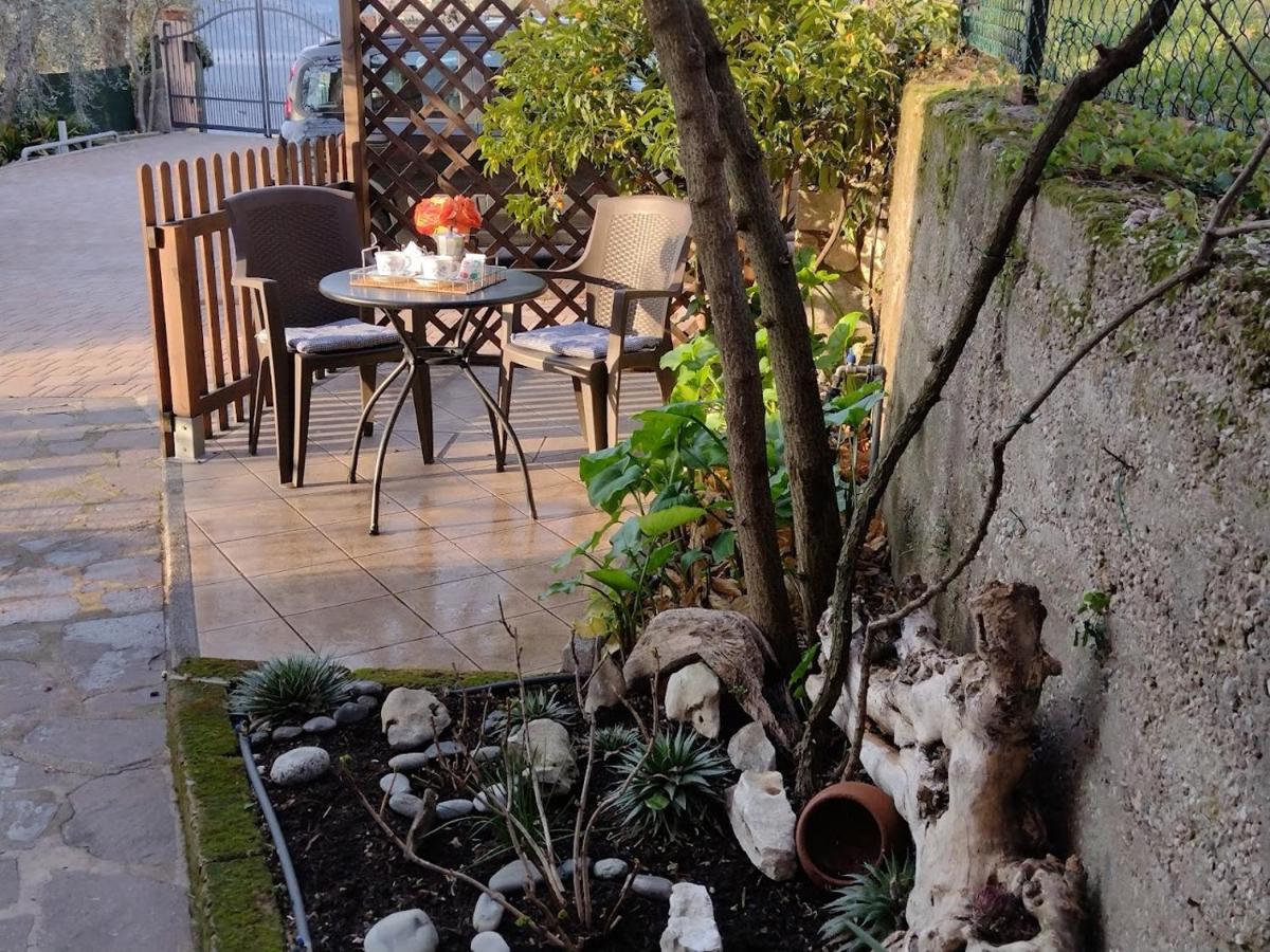 Appartamenti Casa Nina, Lago,Montagne, Uliveti Brenzone sul Garda Exterior foto