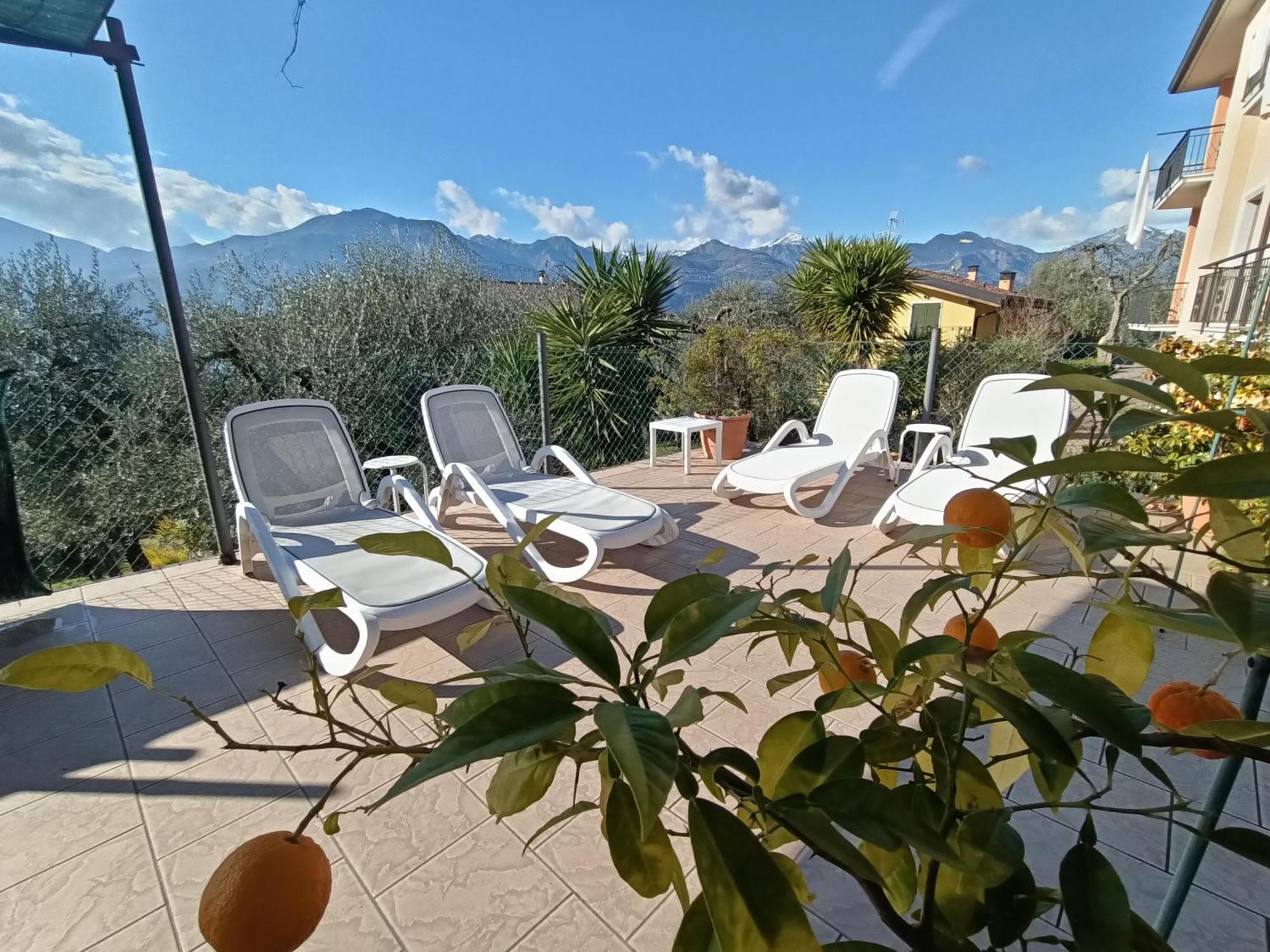 Appartamenti Casa Nina, Lago,Montagne, Uliveti Brenzone sul Garda Exterior foto