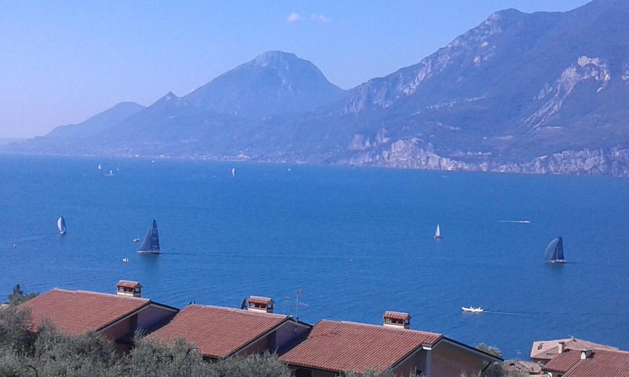 Appartamenti Casa Nina, Lago,Montagne, Uliveti Brenzone sul Garda Exterior foto