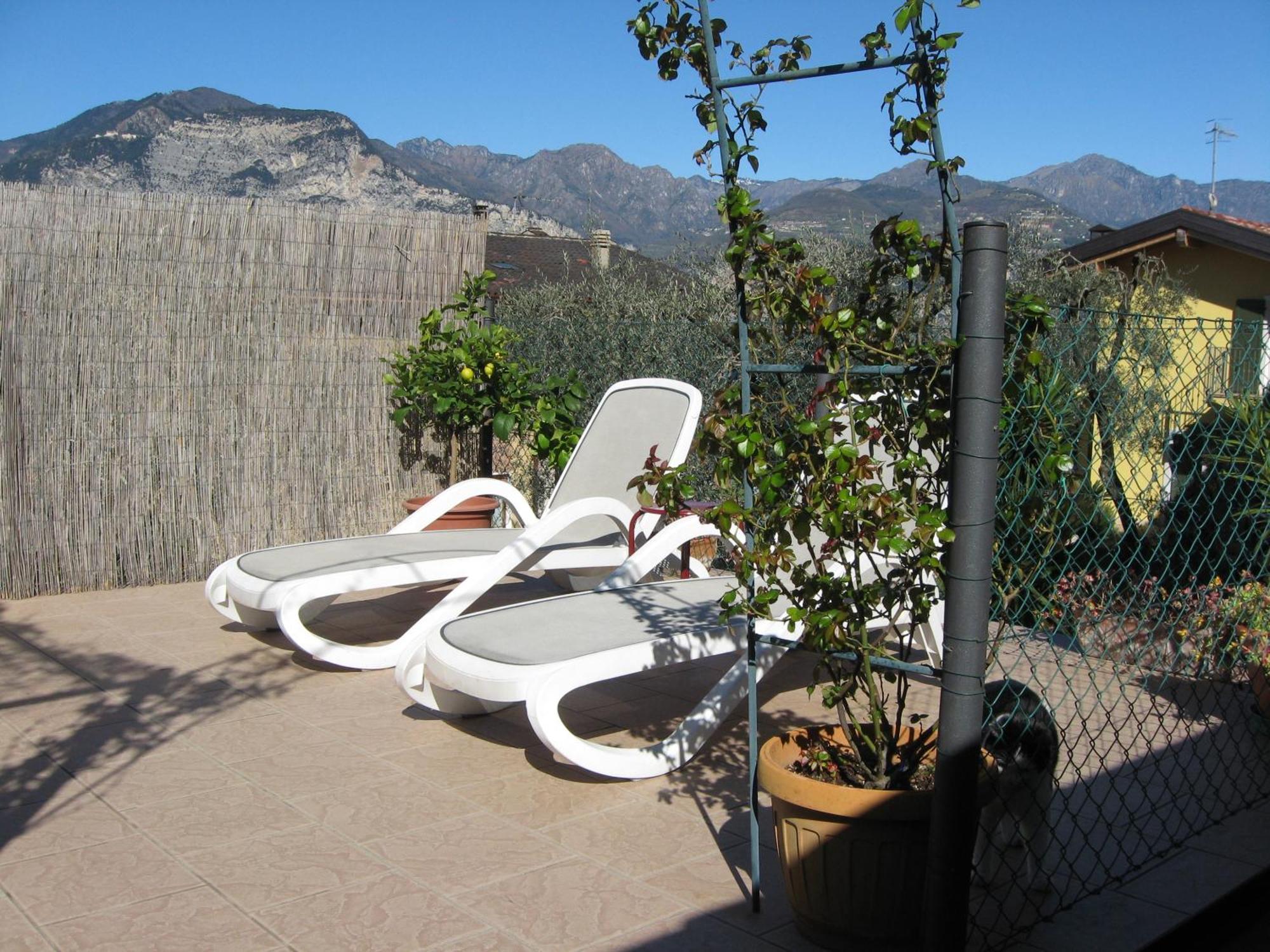Appartamenti Casa Nina, Lago,Montagne, Uliveti Brenzone sul Garda Exterior foto