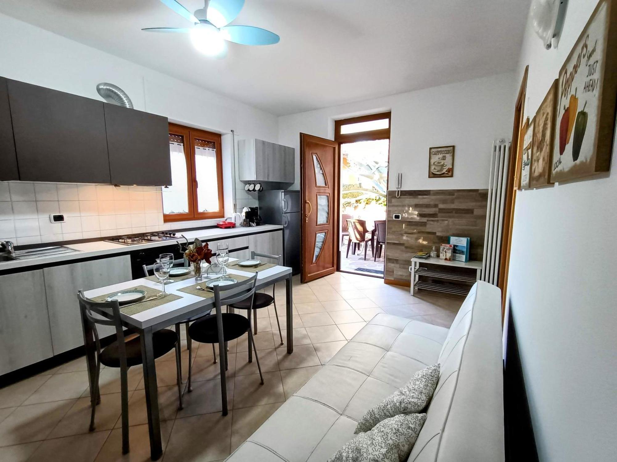 Appartamenti Casa Nina, Lago,Montagne, Uliveti Brenzone sul Garda Exterior foto