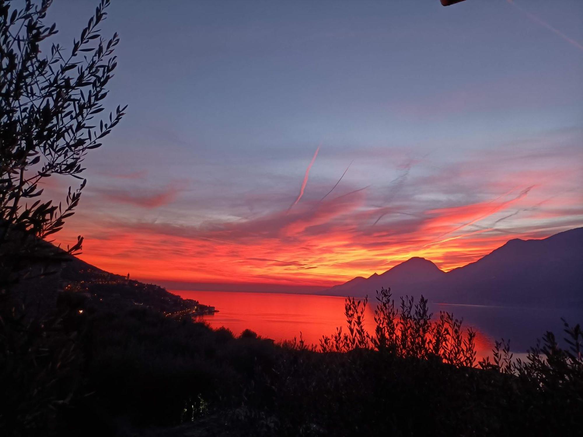 Appartamenti Casa Nina, Lago,Montagne, Uliveti Brenzone sul Garda Exterior foto