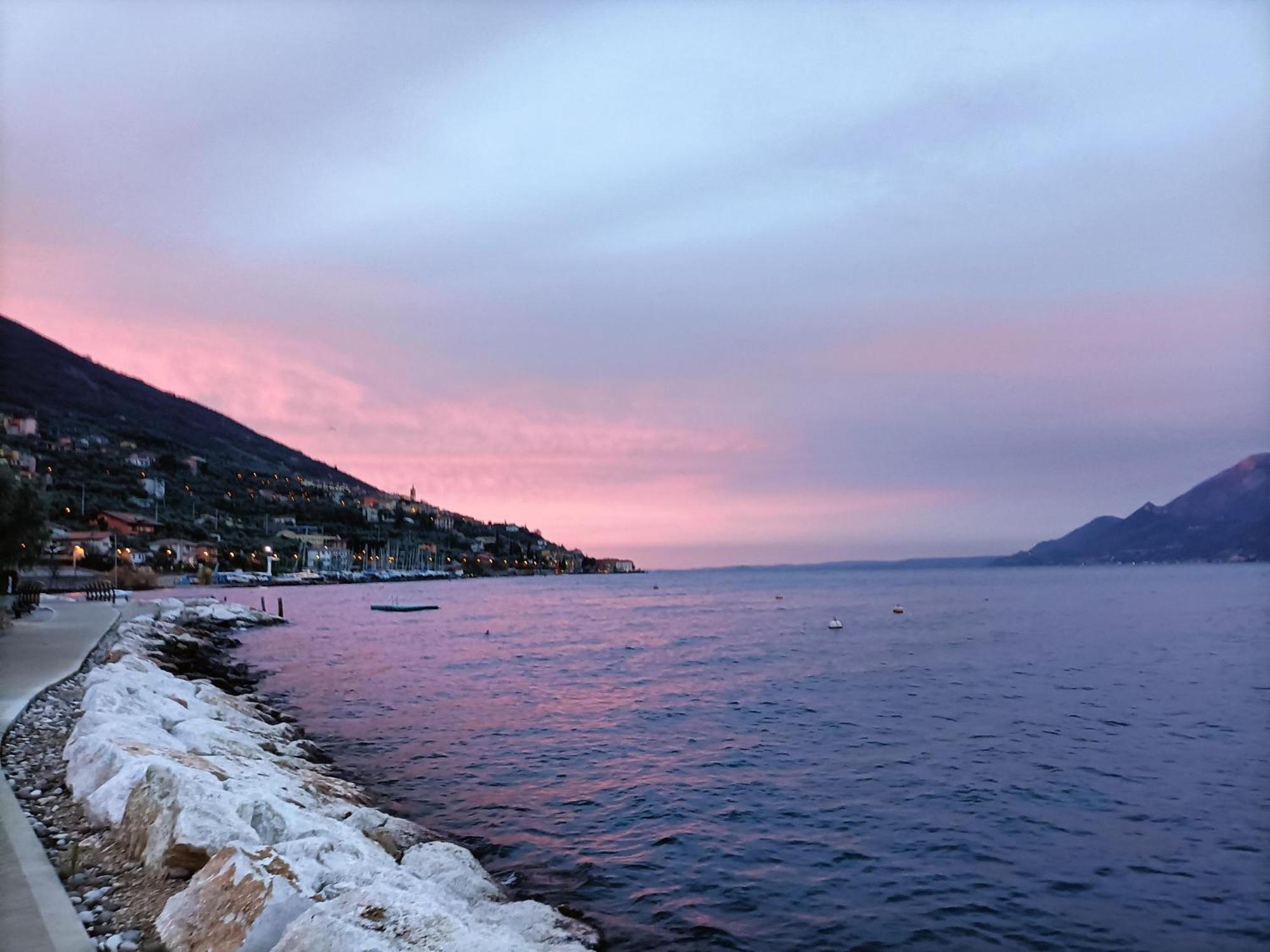 Appartamenti Casa Nina, Lago,Montagne, Uliveti Brenzone sul Garda Exterior foto