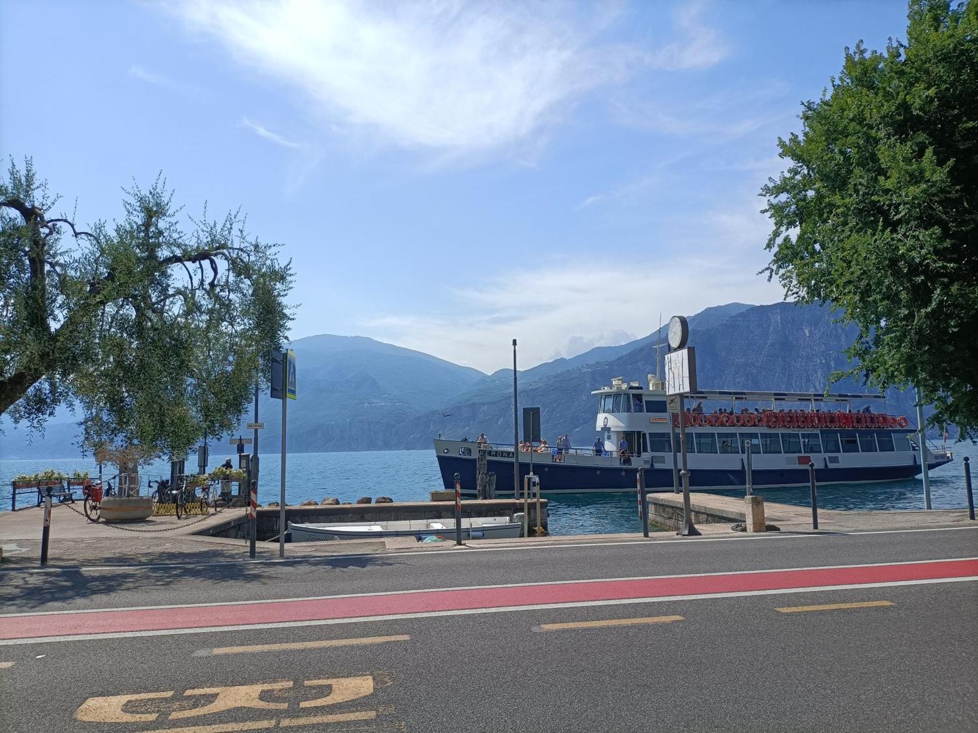 Appartamenti Casa Nina, Lago,Montagne, Uliveti Brenzone sul Garda Exterior foto