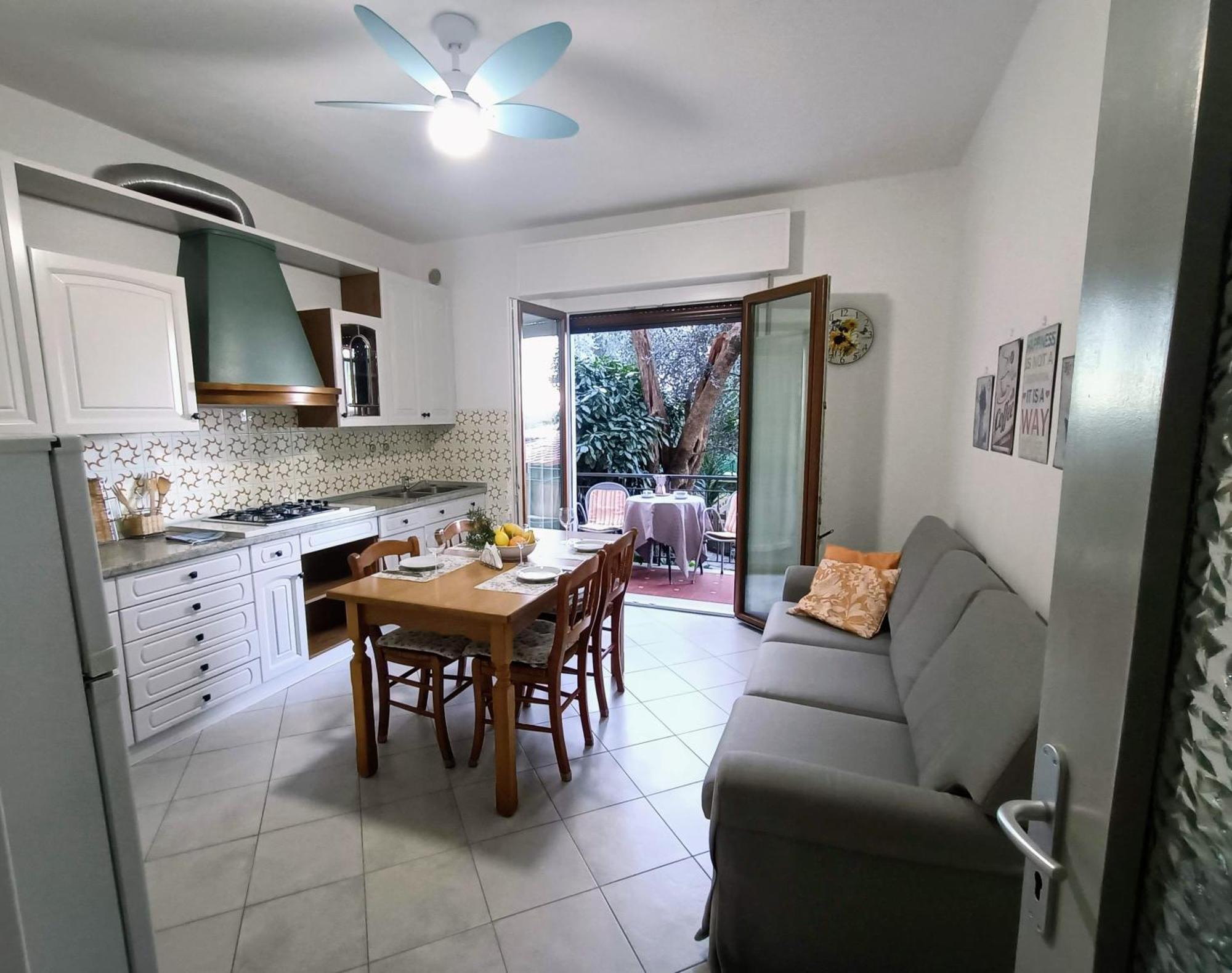 Appartamenti Casa Nina, Lago,Montagne, Uliveti Brenzone sul Garda Exterior foto