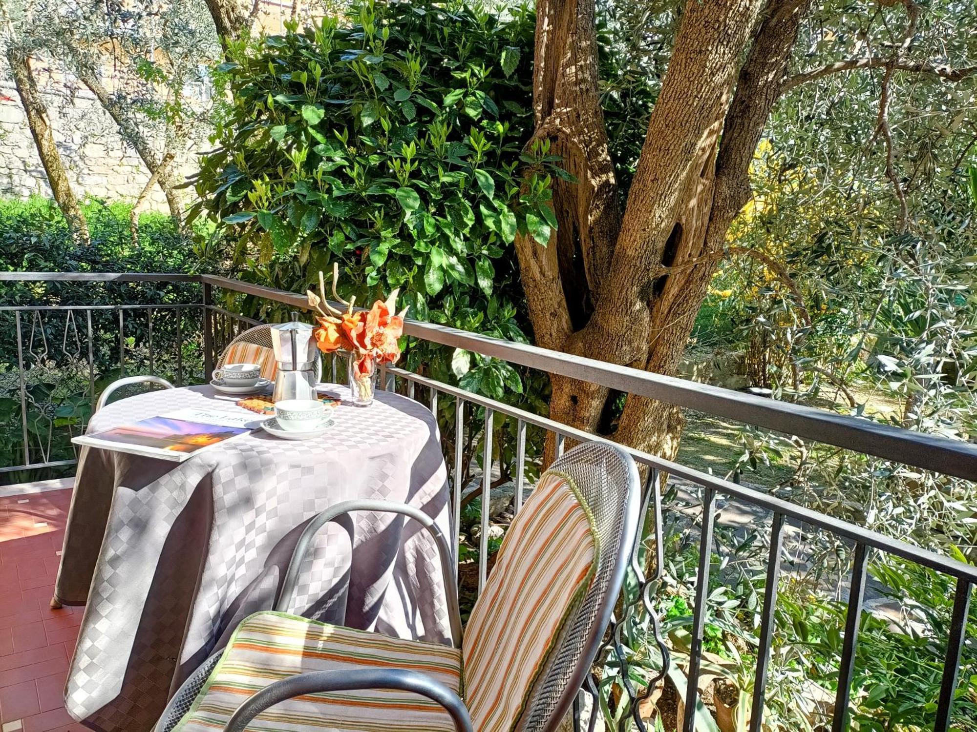 Appartamenti Casa Nina, Lago,Montagne, Uliveti Brenzone sul Garda Exterior foto